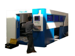 Makinë me prerje lazer me fibër optike 2kw me shpejtësi të rregullueshme për tub metalik